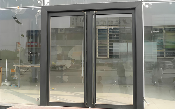 裕民玻璃地弹门