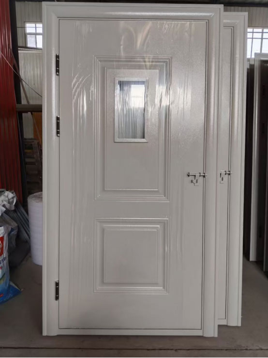 裕民学校教室门