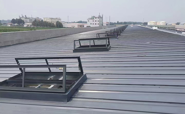 某中学室内体育馆裕民排烟窗改造项目