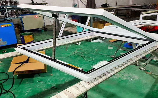 某地下车库出入口裕民排烟窗配置工程