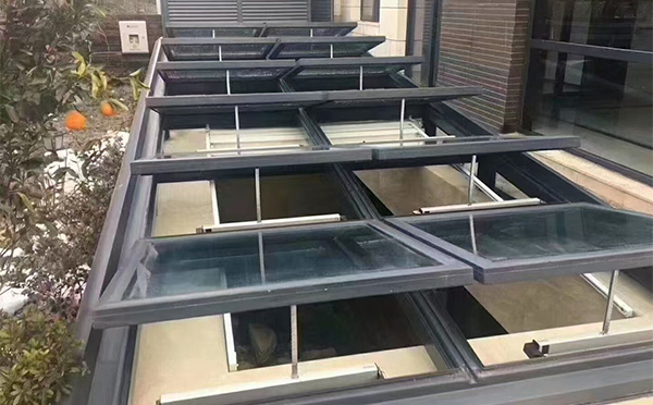 某轨道交通车辆维修车间裕民排烟窗应用